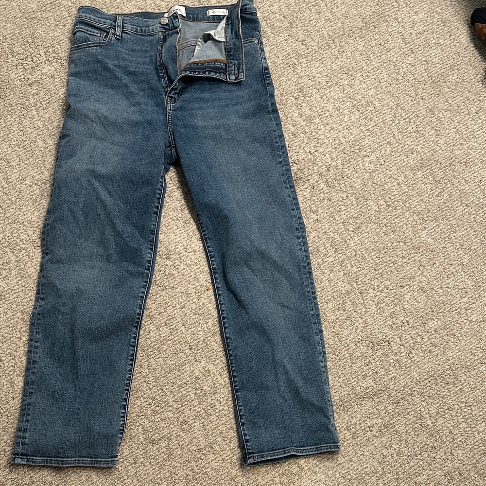 Frame Denim le Sleek Straight Jeans. Never worn
